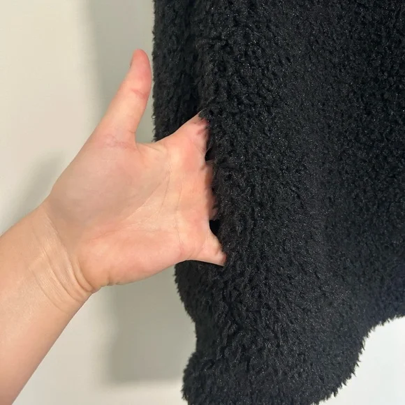 Aritzia Vest - Picture 4 of 4